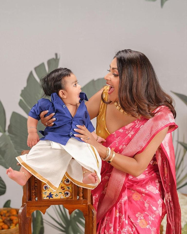 amala-paul-with-her-kid